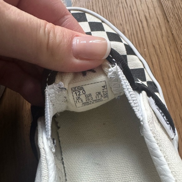 Vans Kids Classic Checkerboard Slip-On Shoe - Size 12 - Black & White - EUC - Picture 5 of 8